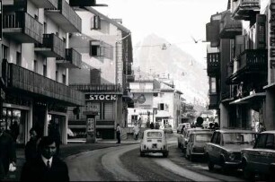 Cortina d' Ampezzo: Straße, Hintergrund Pomagagnon