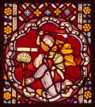 Teil eines Kirchenfensters mit Darstellung der Stäupung des Propheten Jeremias