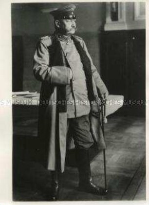 Paul von Hindenburg im Atelier