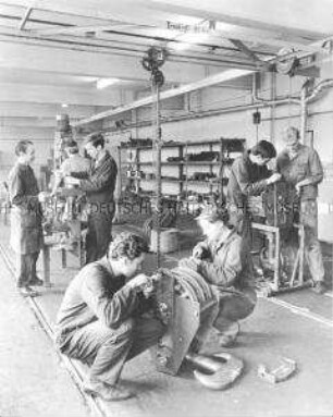 Lehrlingsausbildung in der BBS des VEB Schwermaschinenbau S. M. Kirow Leipzig
