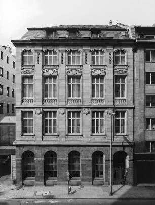 Geschäftshaus; Frankfurt, Neue Mainzer Straße 31