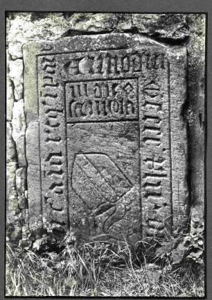 Friedhof, Grabstein, 1442. Vergleich 214