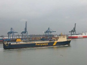 Harwich - Containerhafen : Aufgenommen im Containerhafen von Harwich am 23. November 2004