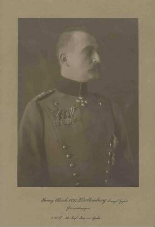 Herzog Ulrich von Württemberg, Generalmajor, Kommandeur der 26. Infanterie-Division von 1917-1918 in Uniform mit Orden, Brustbild in Profil
