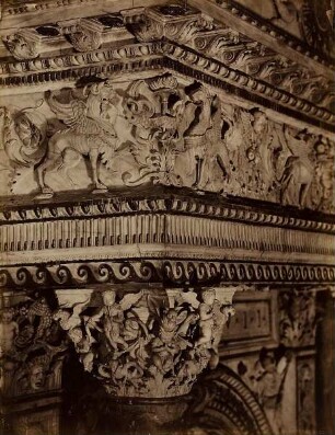 Der Hochaltar in der Kirche Santa Maria in Portico a Fontegiusta, Siena - Detail