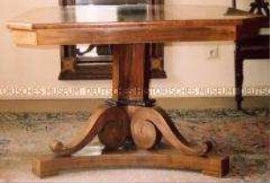 Biedermeier-Zimmer: Tisch