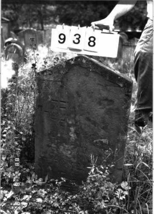 Grabstein 938 (Index: 100099180) Maße HxBxT: 80x51x10 cm: Grabstein 938