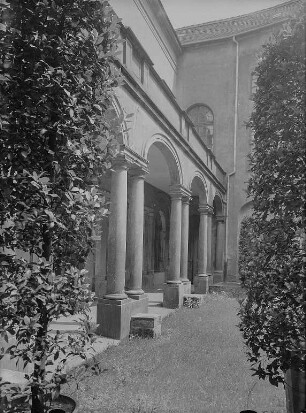 Kurländer Palais, Arkardengang im Gartenhof