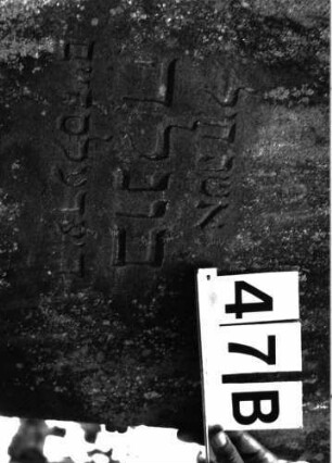 Grabstein 47 (Index: 99897429) Maße HxBxT: 121x62x11 cm: Grabstein 47B