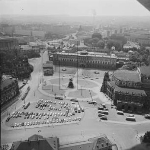 Theaterplatz in Dresden : Blickrichtung Südwesten zum Zwinger