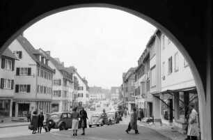 Freudenstadt: Lossburger Straße durch Arkade gesehen