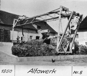 Fotografie: Gülle- und Entmistungstechnik, Festmist, Greiferanlage