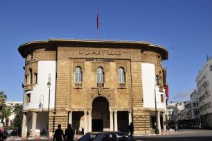 Bank in Rabat : Blick auf ein historischen Bankgebäude im Zentrum von Rabat, aufgenommen am 05.11.2008