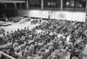 Informationsabend zur Begradigung der Langensteinbacher Kurve in der Lustgartenhalle in Hohenwettersbach