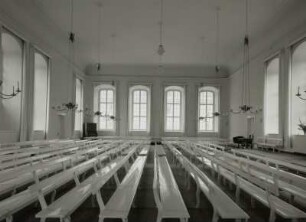 Kirche der evangelischen Brüdergemeine : Kirchsaal, Inneres nach SO