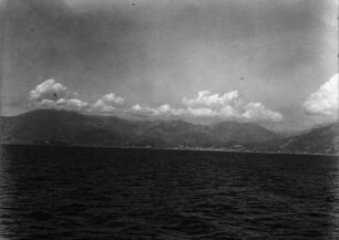 Küste bei San Remo : Blick auf die Küstensilhouette nahe San Remo.