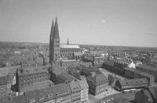Lübeck: von der Petrikirche, auf Marienkirche