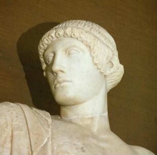Westgiebel, Figur L, Apollon : Olympia. Archäologisches Museum. Apollon aus dem Westgiebel des Zeustempels, 3. Jahrzehnt des 5. Jh. v. Chr