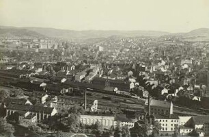 Aussig (heute Ústí nad Labem / Tschechien). Stadtansicht von der Ferdinandshöhe. Blick nach Nordosten