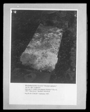 Grabstein eines am 31.3.1883 verstorbenen Mannes
