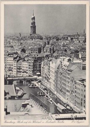 "Hamburg, Blick auf die Altstadt und Michaelis-Kirche"