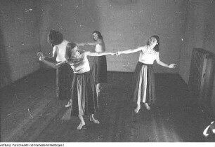 Dresden, Hellerau, Tännichtweg 9. Menzler-Marsmann-Schule, Januar 1949