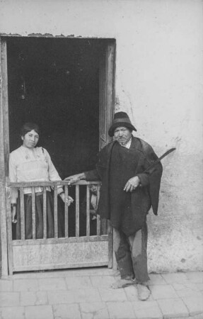Familienportrait (Lateinamerika-Aufenthalte 1928/1942 – Album Das Vulkanland im Süden Kolumbiens. I. Teil, 1940)