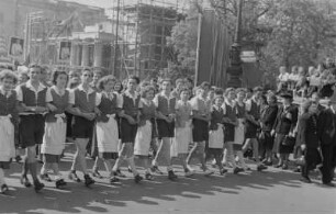 Demonstration zum 1. Mai 1951 in Berlin : Demonstranten