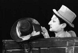 Pantomimenabend mit Samy Molcho : Pantomimenabend mit Samy Molcho. Berlin, 11.03.1961 (Beginn seiner Europa-Karriere)