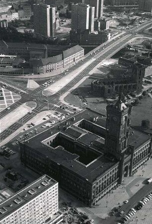 Berlin: Ost; Blick vom Fernsehturm; Rathaus - Nicolai Viertel