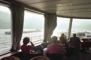 Rheinfahrt: Aussichtssalon