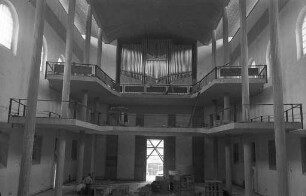 Einbau der Orgel in der Evangelischen Stadtkirche Karlsruhe.