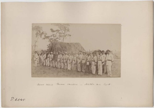 Soldats dans la colonie de Bororo