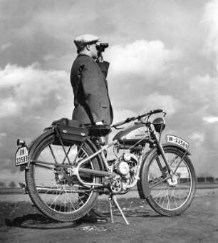 Halt mit Wanderer-Motorrad