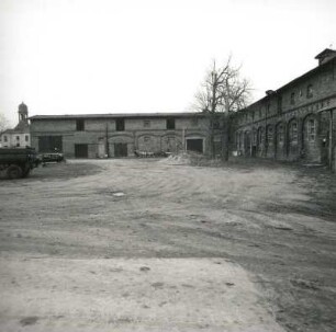 Calau-Saßleben-Reuden. Gutshof. Stall- und Wirtschaftsgebäude (1886/1900). Hofansicht