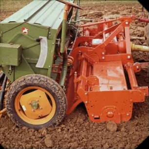 Fotografie: Drillkombination, Kreiselegge, Kastendrillmaschine, Drillsaat