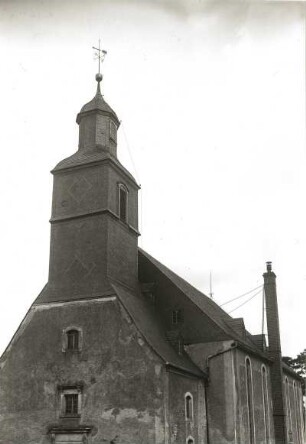 Bockendorf. Dorfkirche (1832). Teilansicht von Südwesten mit Turm (1819)