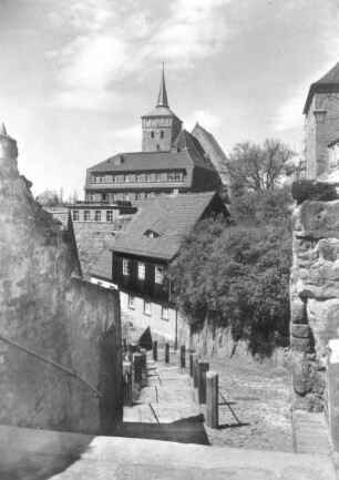 Bautzen. Blick durch die Fischerpforte gegen die Michaeliskirche (nach Nordwest)