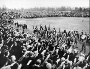 Wahlkundgebung der NSDAP im Potsdamer Stadion