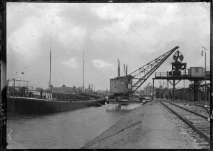 Karlsruhe Rheinhafen Ansicht Werfthalle (links hinten)