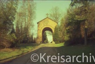 Alter Friedhof: Torhaus: vorne Aufgang von Bahnhofstraße aus