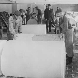 Fertige Rotationsrollen : Technikgeschichte | Technologie | Papier-Fabrikation