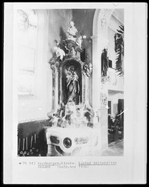 Linker Seitenaltar mit Muttergottes