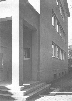 Wohnhaus : Wohnhaus (um 1930), wahrscheinlich in Dresden. Eingang