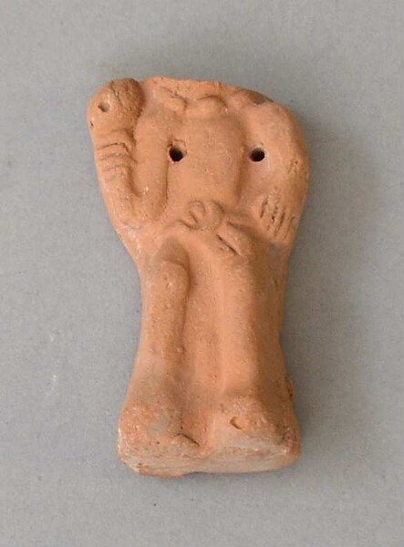 Figurine en argile sans tête (fragmentée)