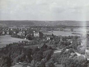 Radebeul. Blick von den Lößnitzhöhen über Radebeul zu den Cossebauder Hängen