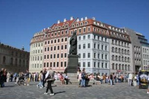 Dresden-Altstadt. Neumarkt. Ansicht mit Denkmal für Martin Luther (1858; E. Rietschel, A. Donndorf)