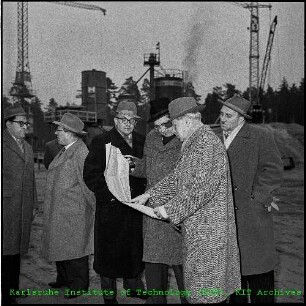 Besuch des Bundestagsausschusses für "Atomkernenergie und Wasserwirtschaft" am Kernforschungszentrum Karlsruhe (KfK)