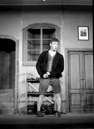 Carows Lachbühne: Erich Carow in "Ein alter Flickschuster" (Allein - hält Hände zusammen)