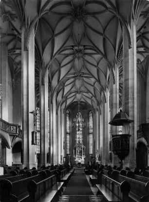 Annaberg. St. Annenkirche, Inneres, Blick zum Altar